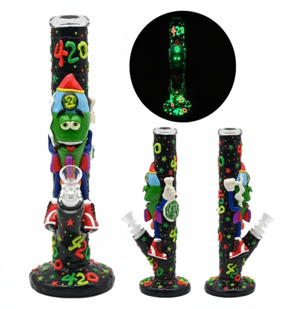 STRAIGHT BONG GITD – Black 420 theme with green alien wearing hat and sneakers – MULTICOLOR