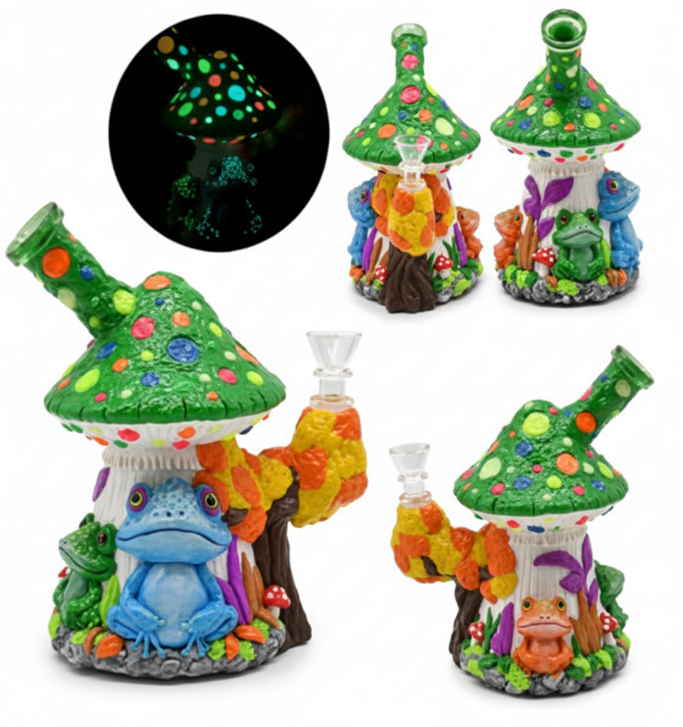 BUBBLER BONG GITD – GITD mushroom cottage with frogs and snail – GREEN