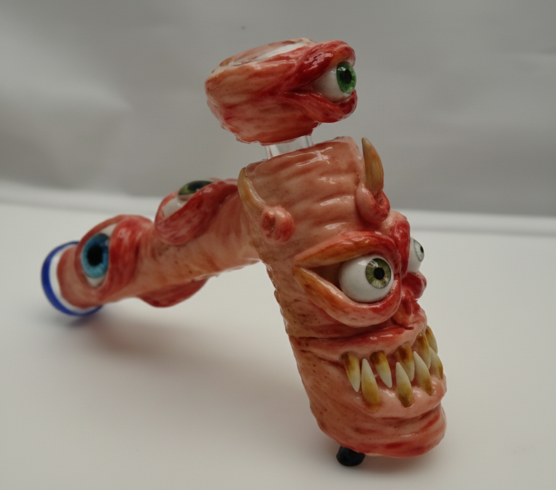 BUBBLER PIPE - DEVIL MONSTER WITH EYEBALLS - PINK