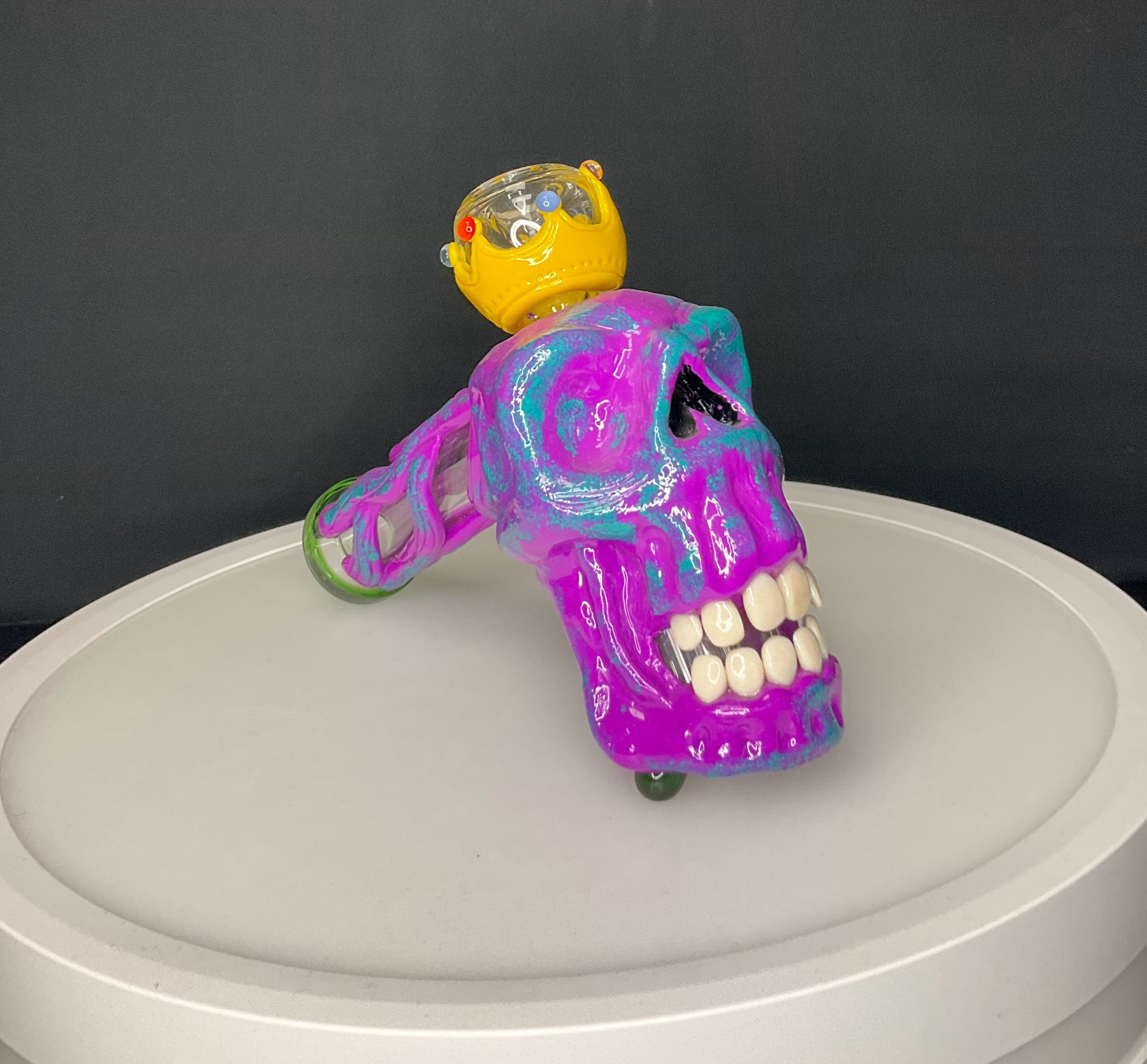 BUBBLER PIPE - ROYAL SKULL WITH CROWN - PURPLE