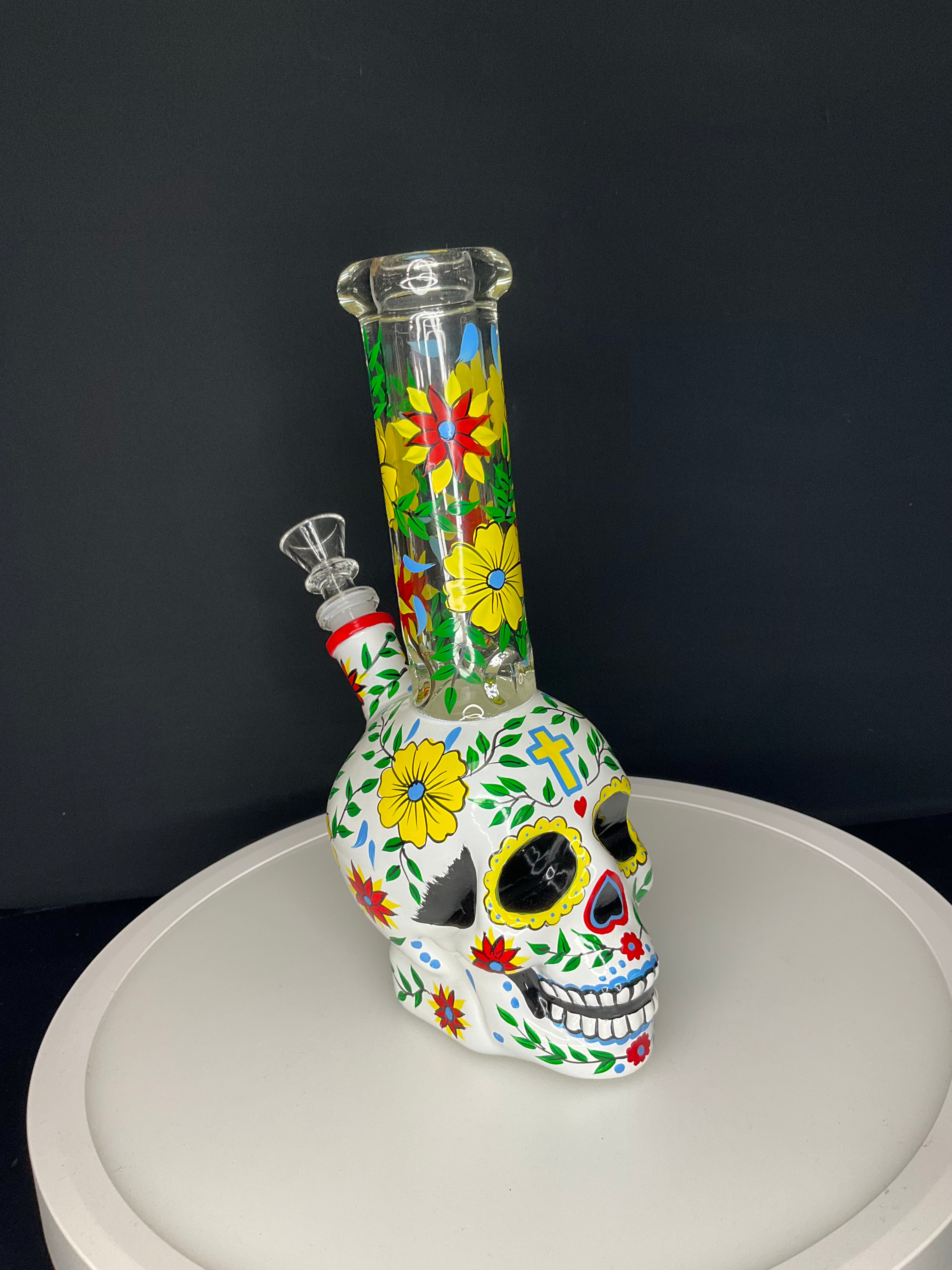 STRAIGHT BONG – Sugar skull with colorful flowers and cross – WHITE
