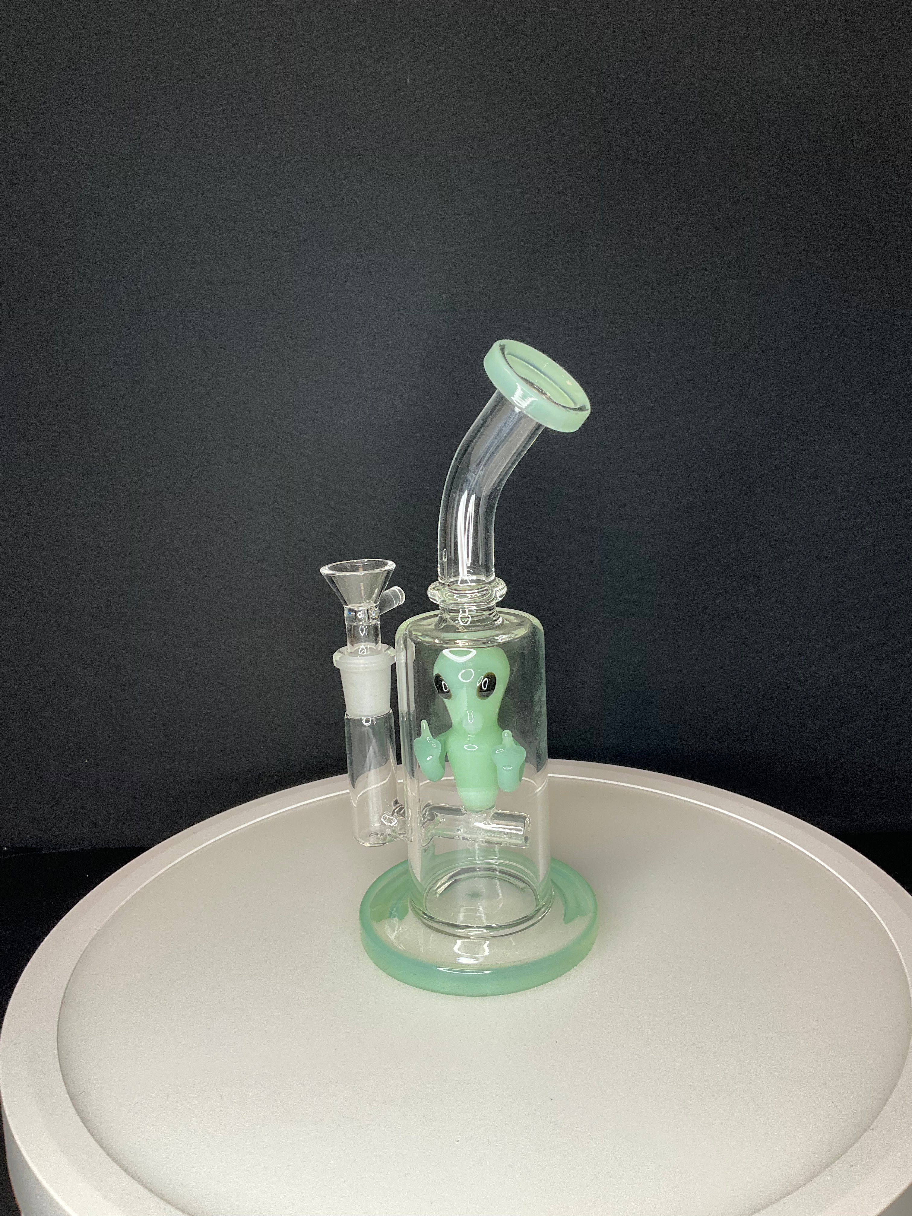 STRAIGHT BONG - 8.5" REBEL ALIEN RIG WITH INLINE - GREEN