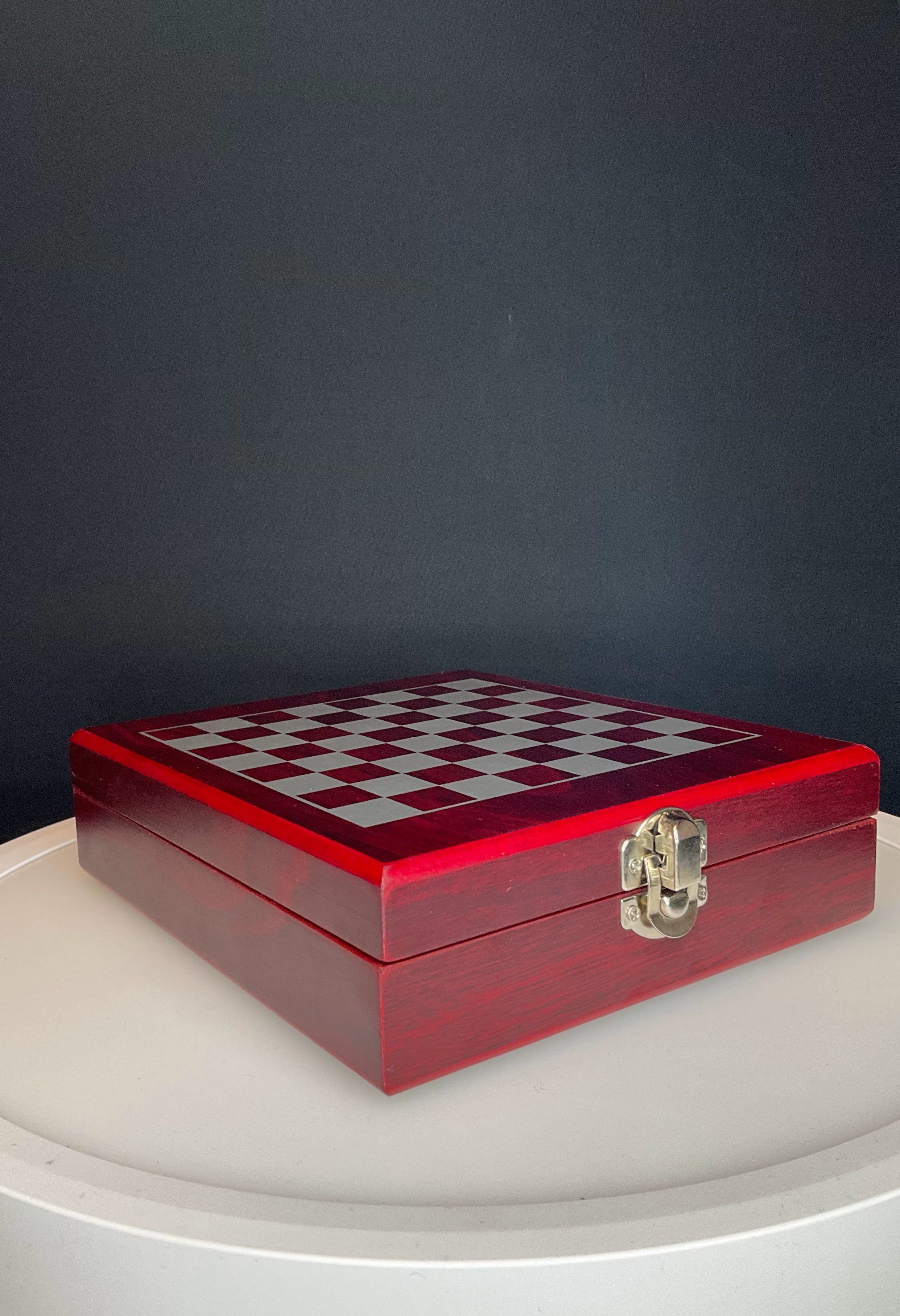 DRINKWARE - CHESS SET WITH CORKSCREW KIT - BURGUNDY