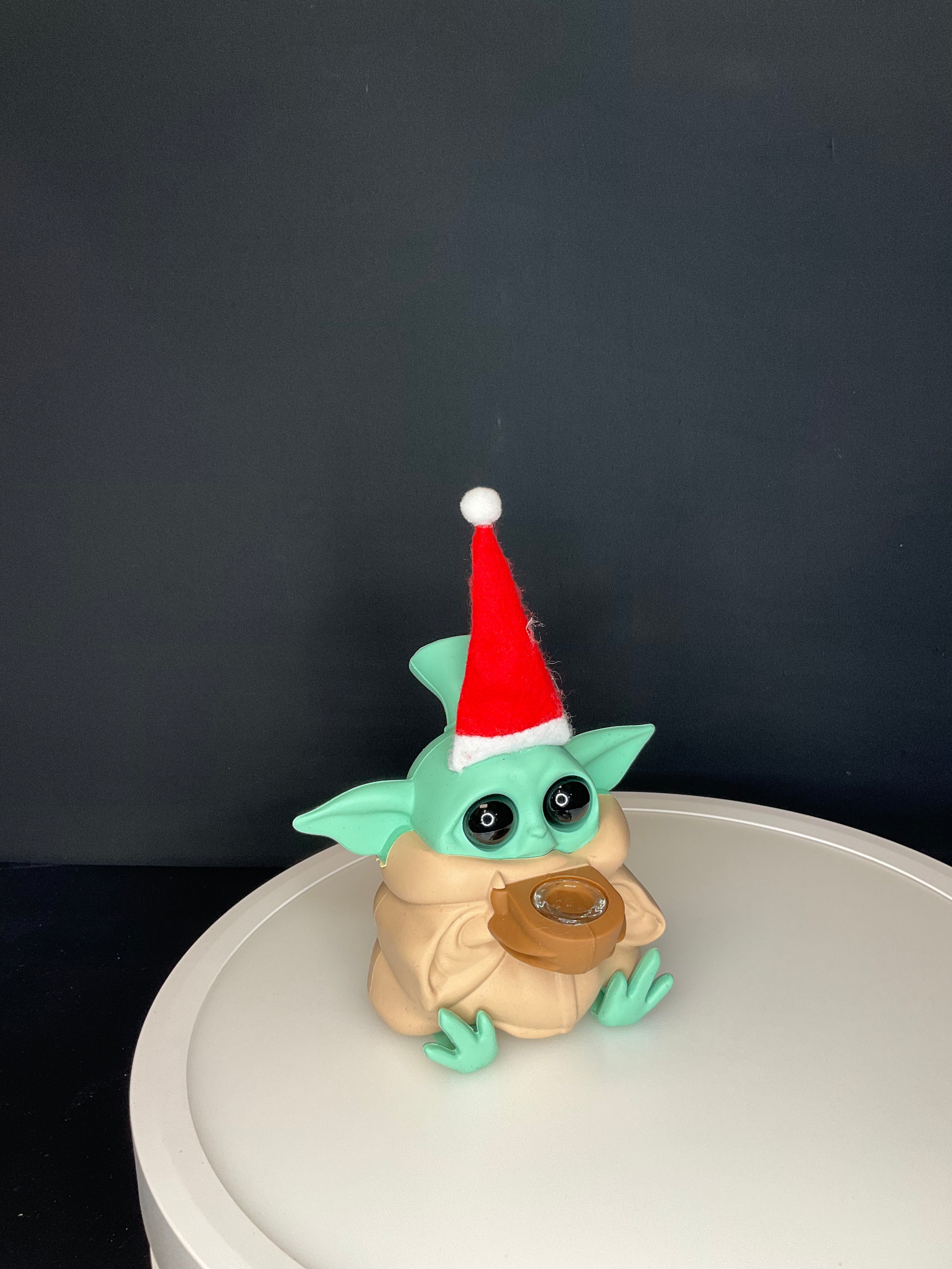 BUBBLER BONG - SILICONE BABY YODA SITTING - MULTICOLOURED