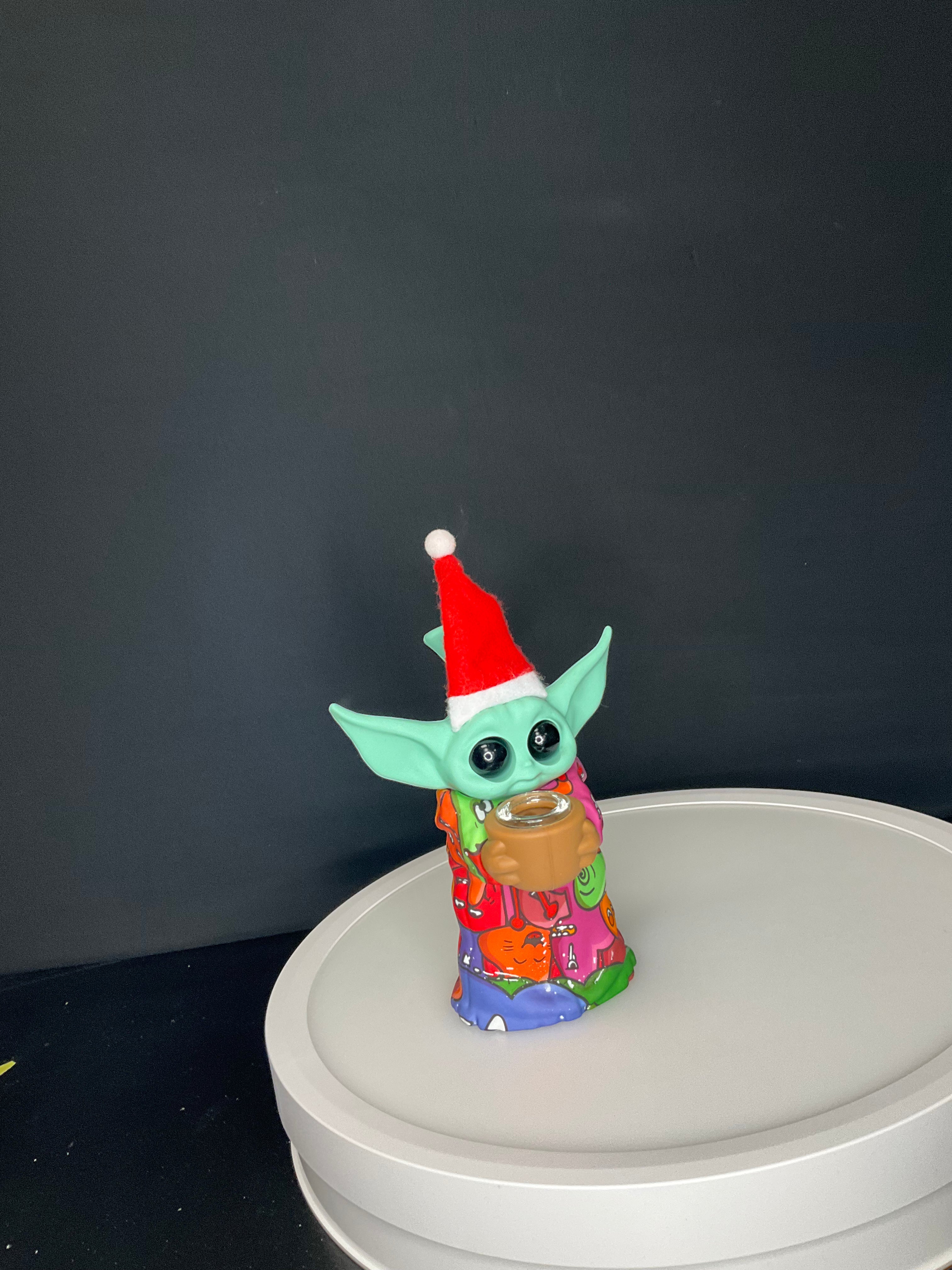 BUBBLER BONG - SILICONE BABY YODA STANDING - MULTICOLOURED