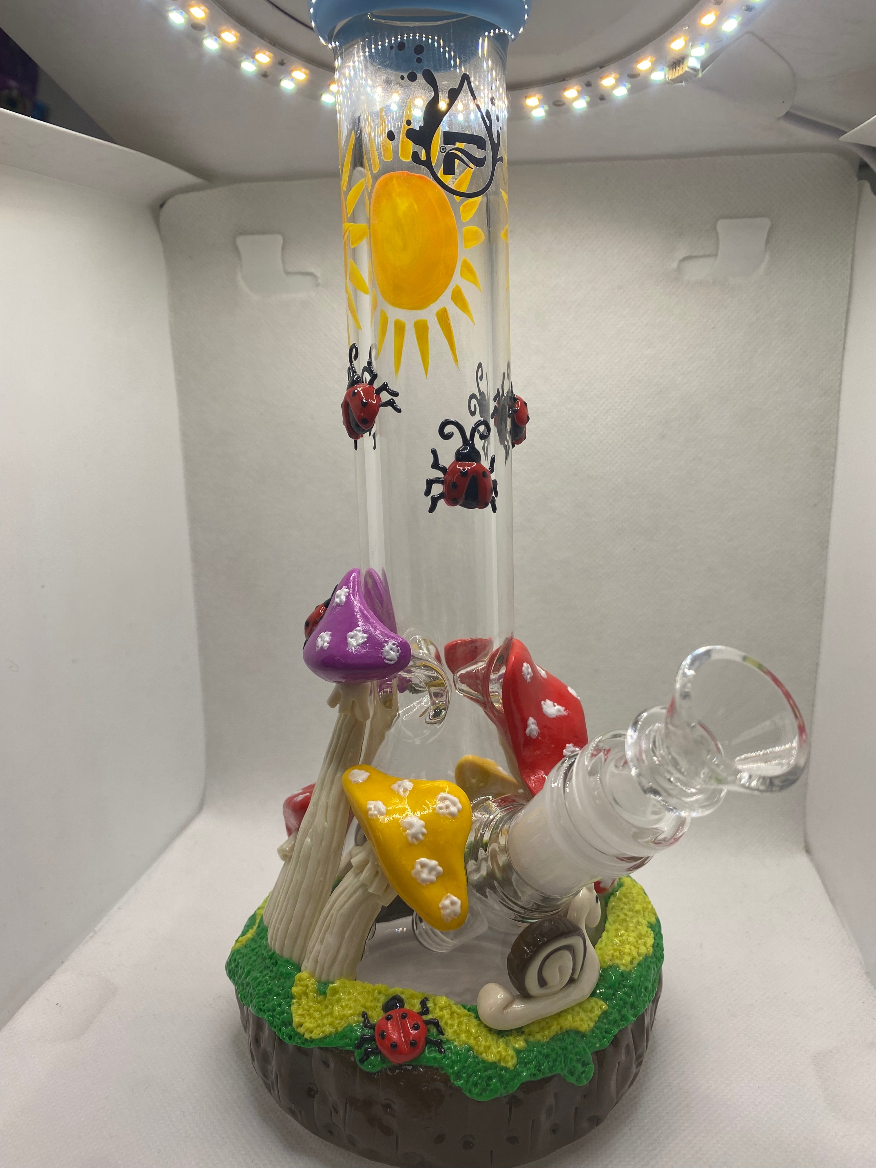 BUBBLER BONG - SKULL MOUNTAIN WITH MUSHROOMS - GREY